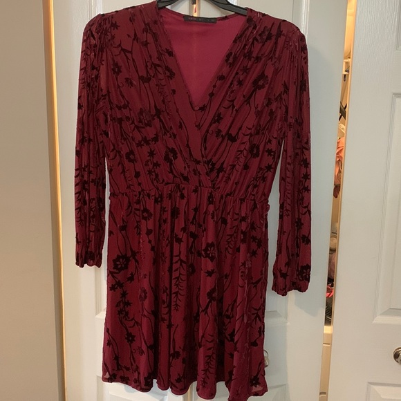 fraiche by J Dresses & Skirts - Fraiche burgundy velvet burn out floral design, stretchy fabric dress,lined, szL